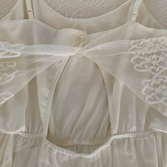 Trixxi Dress Juniors M White Cream Cut Out Back Lined Lace Adjustable Straps - Picture 8 of 16
